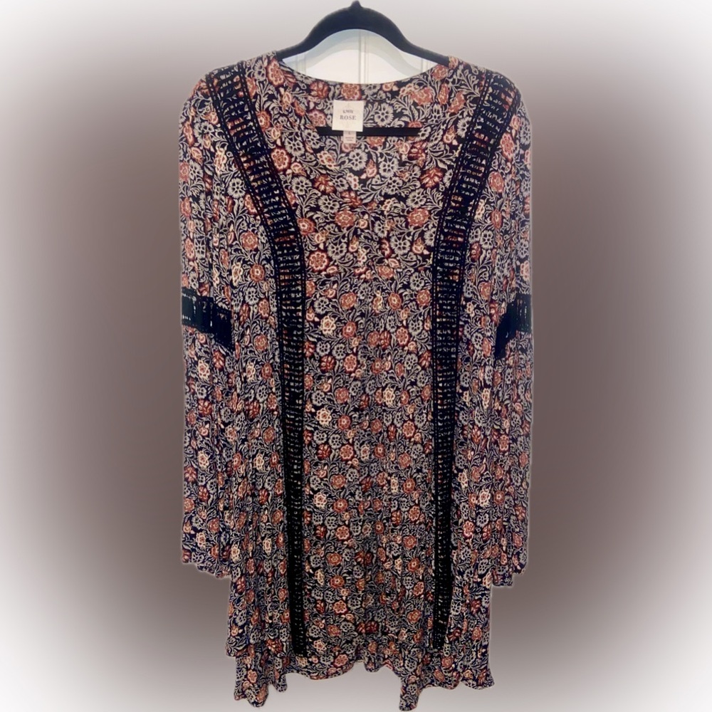 Womens Large KNOX ROSE Floral Blouse with Flared arms and Crochet Accents